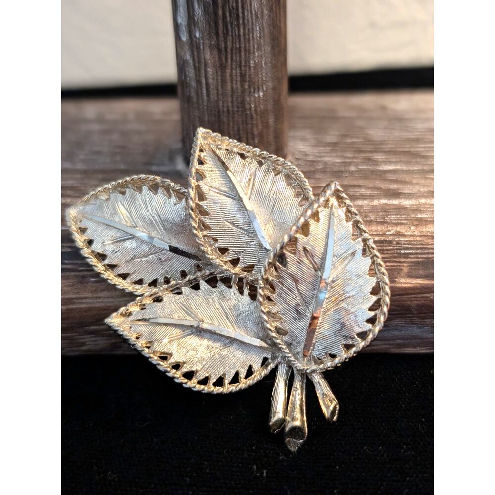 Vintage Signed BSK Gold Four Leaf Textured Diamond Cut BROOCH